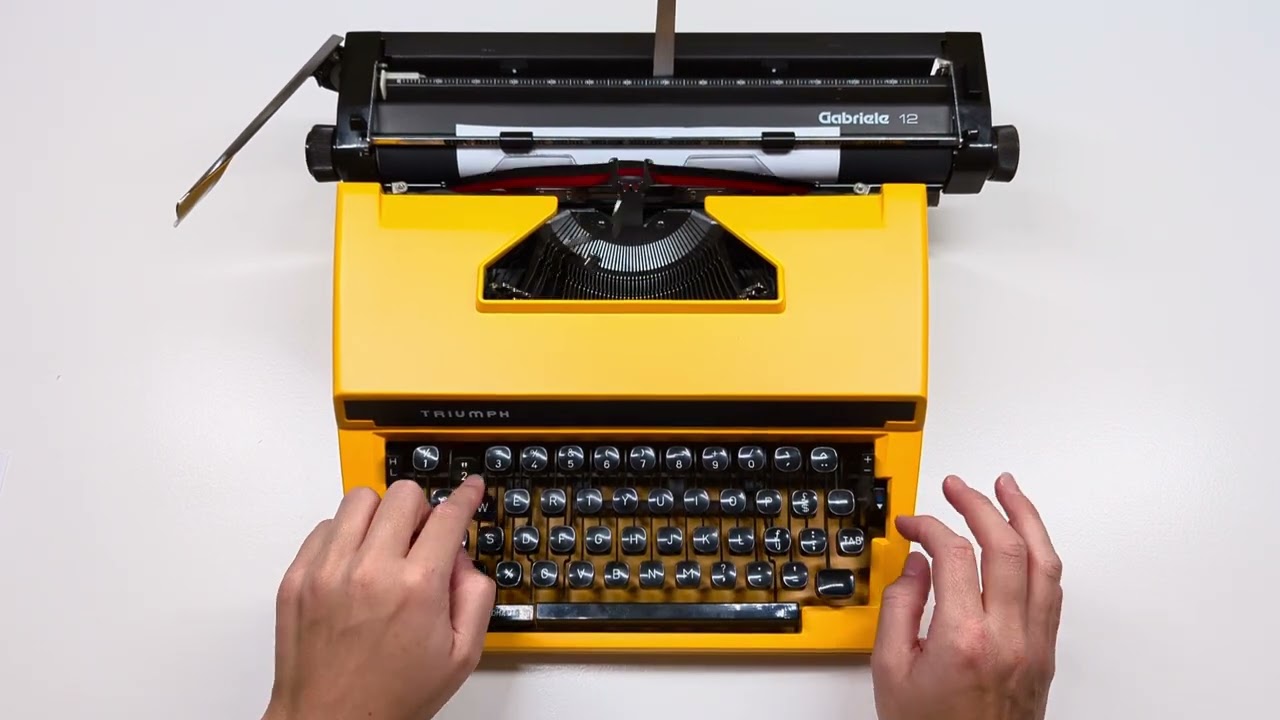 Tony's Typewriters - Triumph Gabriele 12 - YouTube