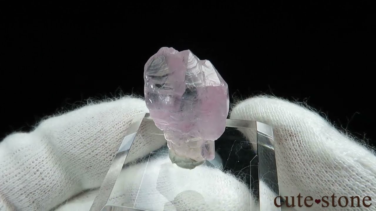 ブラジル ミナスジェライス州 Taquaral産 ローズクォーツの結晶 No.4