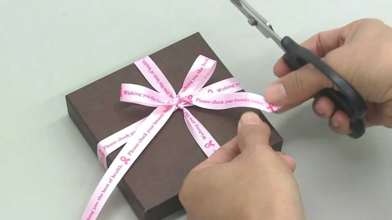 ラッピングレッスン】片側プリントリボンの十字がけの仕方 - YouTube