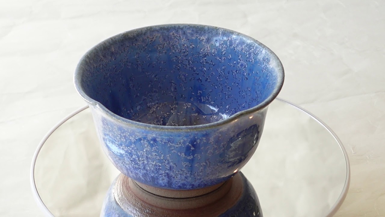 有田焼 中尾哲彰 作 銀河結晶釉 手付カップ 回してみました - YouTube