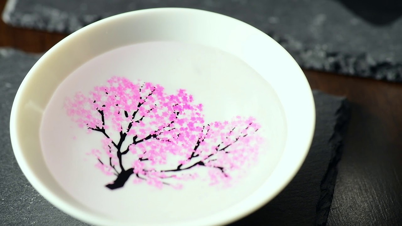 冷酒で満開！アッと驚く桜の酒器｜【丸モ高木陶器】桜の平盃｜藤巻