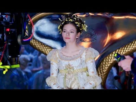 直筆サイン入り写真 マッケンジー・フォイ くるみ割り人形と秘密の王国