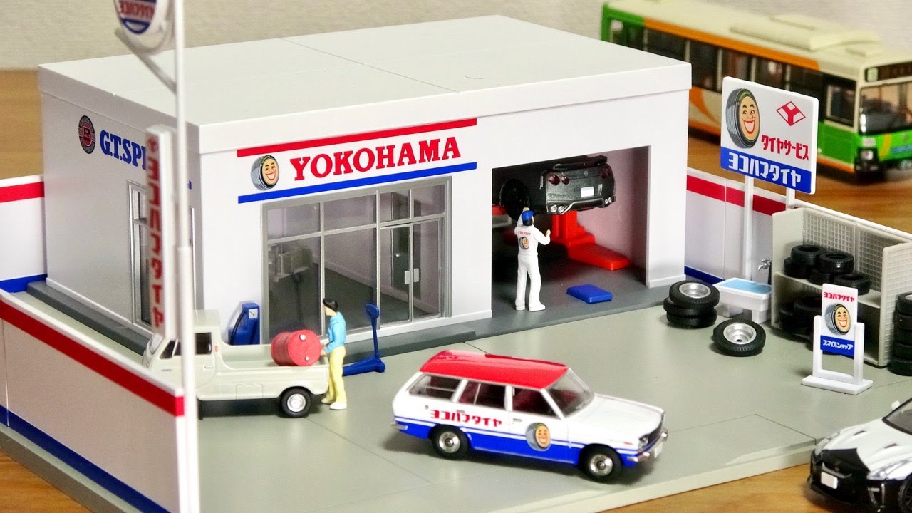 Adult Tomica Town Tomikarama Vintage Tire Shop (Yokohama Tire) A