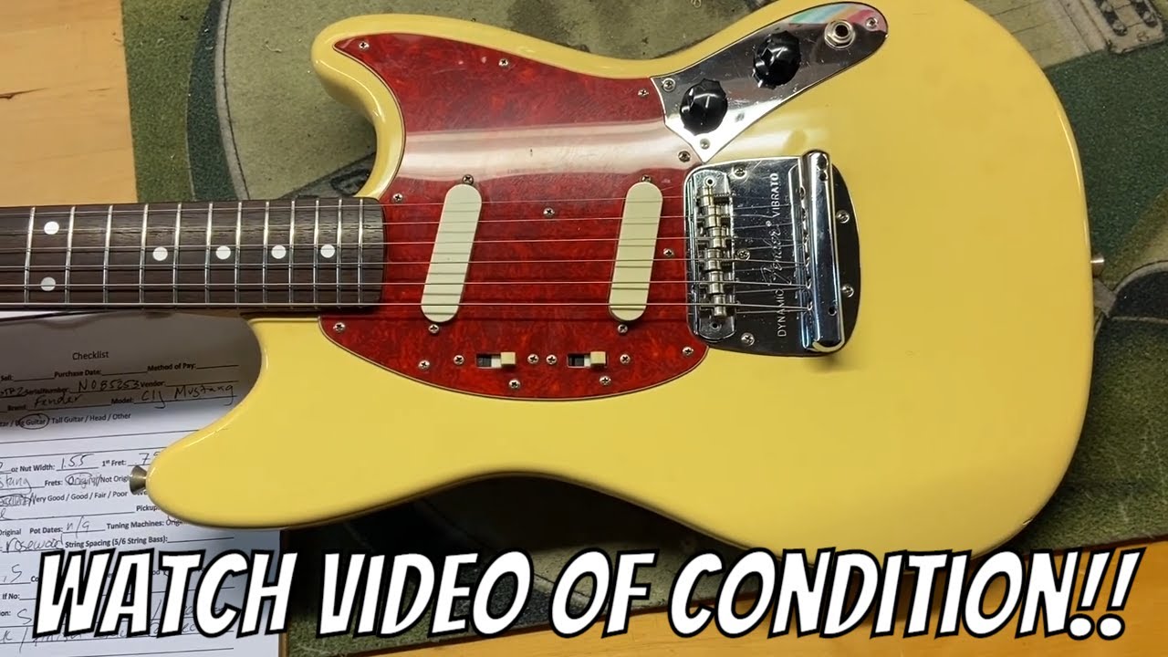 フェンダージャパン Mustang MG69 Yellow White Fender Japan '69