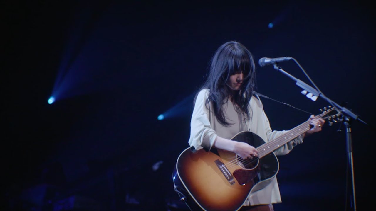 Aimyon - Her Blue Sky [AIMYON TOUR 2019 -SIXTH SENSE STORY-] - YouTube