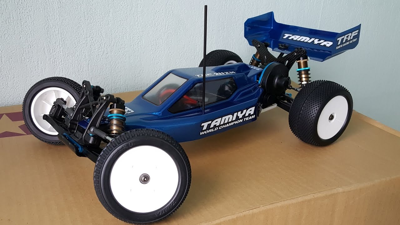 Tamiya TRF 211 XM build (#42288) - YouTube