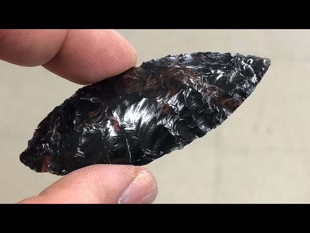 精密加工された 石器 北海道十勝産黒曜石149