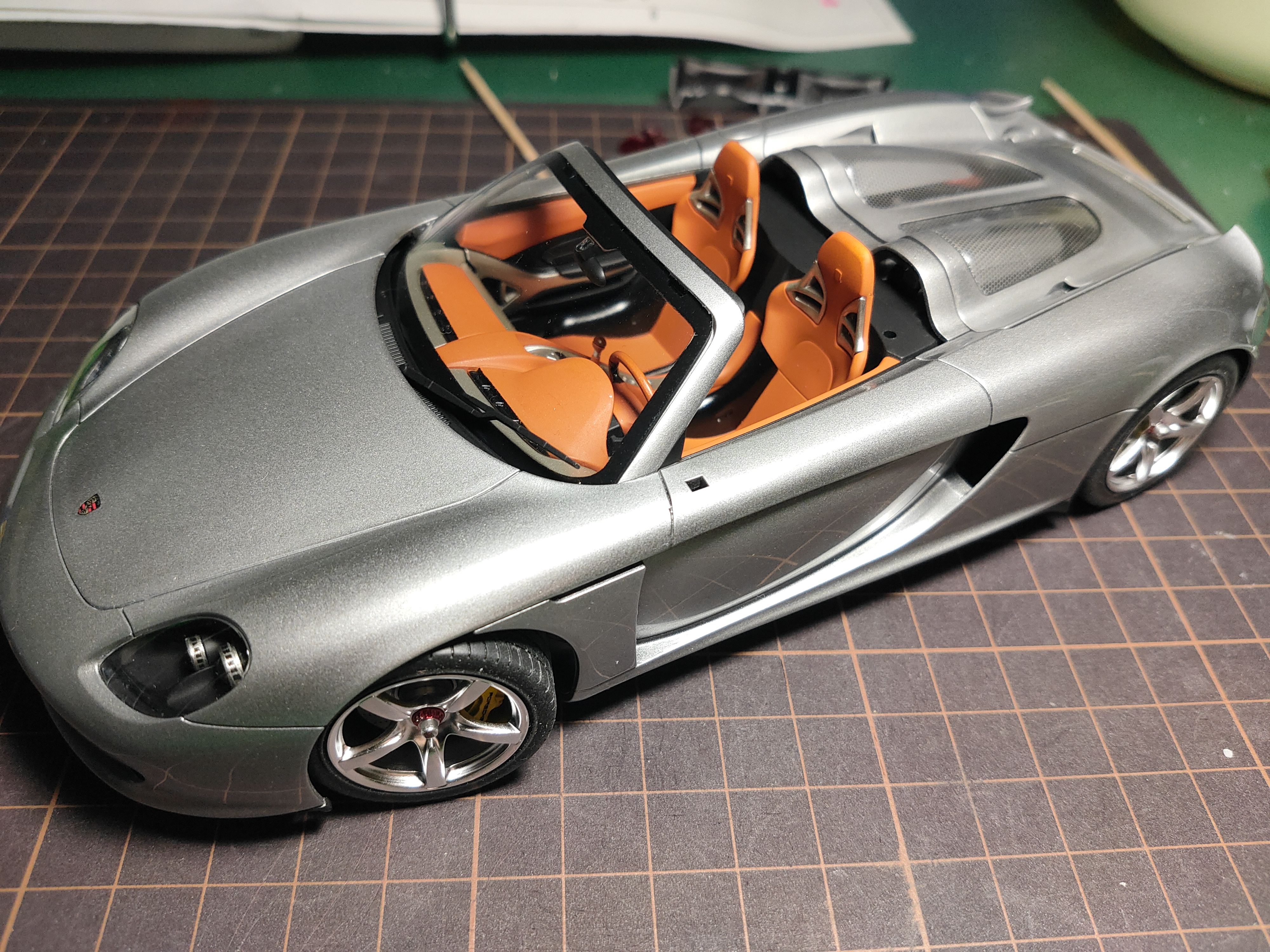 タミヤ ポルシェ カレラGT 製作ブログ 組み立てから完成へ | 自己満