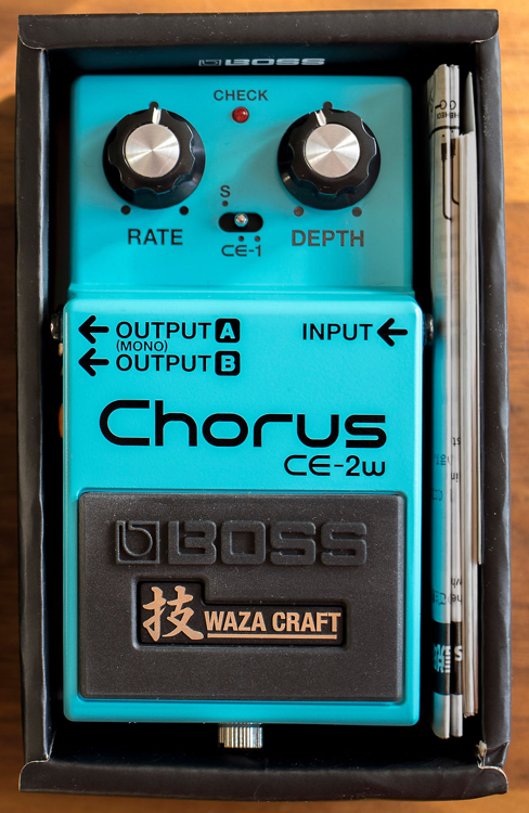 Boss CE-2W | ChasingGuitars
