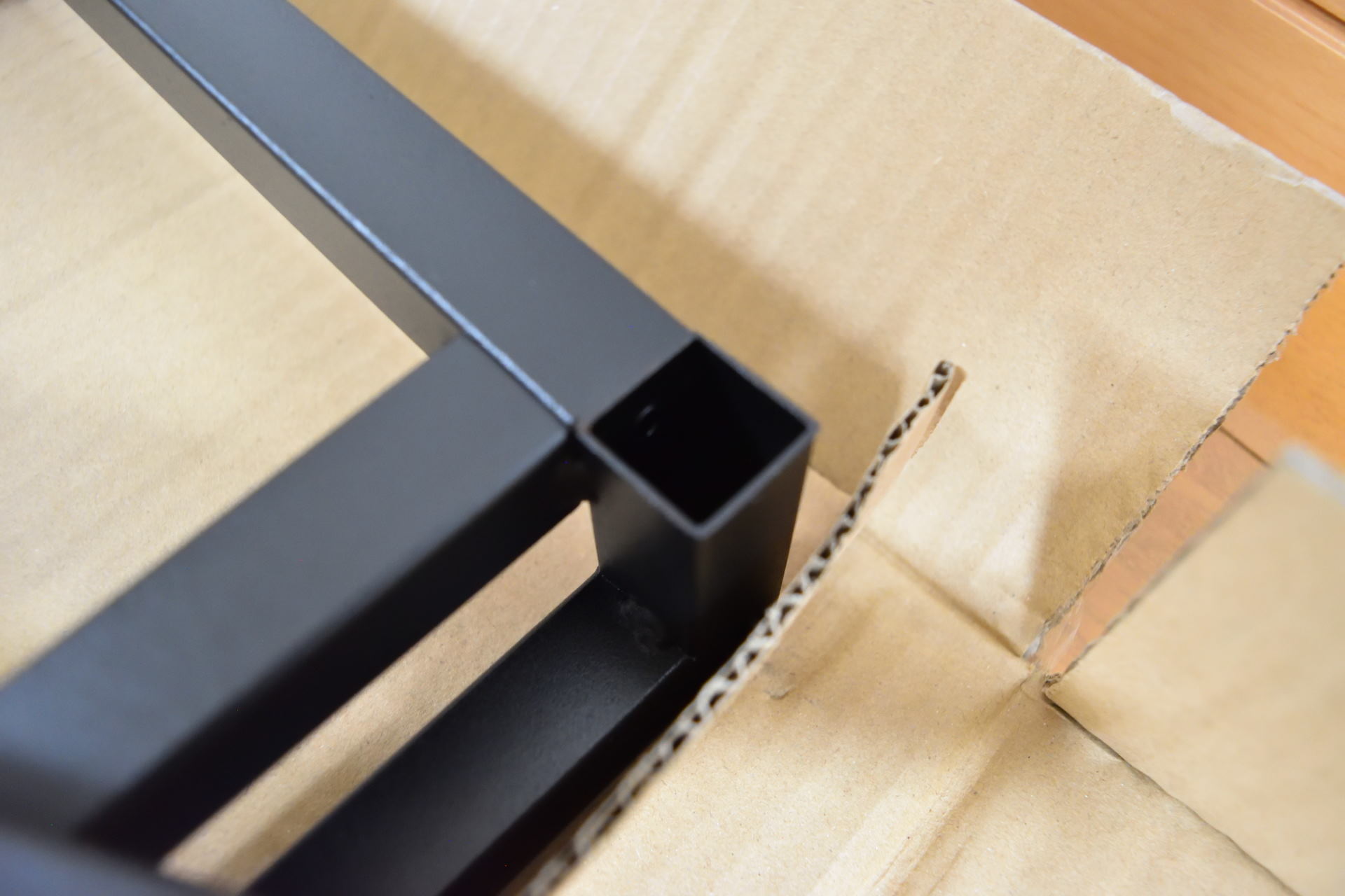 ジェックスの安い水槽台・組立2段台レビュー＆格好良くする自作テク