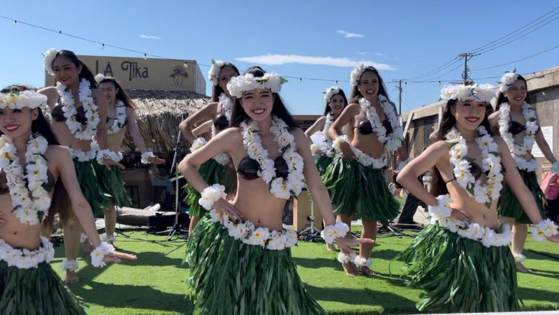 LOCO MOCO SUNSET ALOHA OCEAN | Halau o Ka Manu Hula Le'a