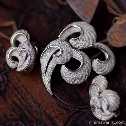 Trifari トリファリ-風と波シルバー・ブローチ＆イヤリング・セット