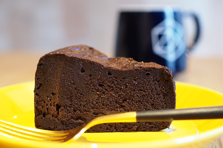 本格コーヒーとケーキのハーモニーを楽しめる『Z/X coffee（ゼクス