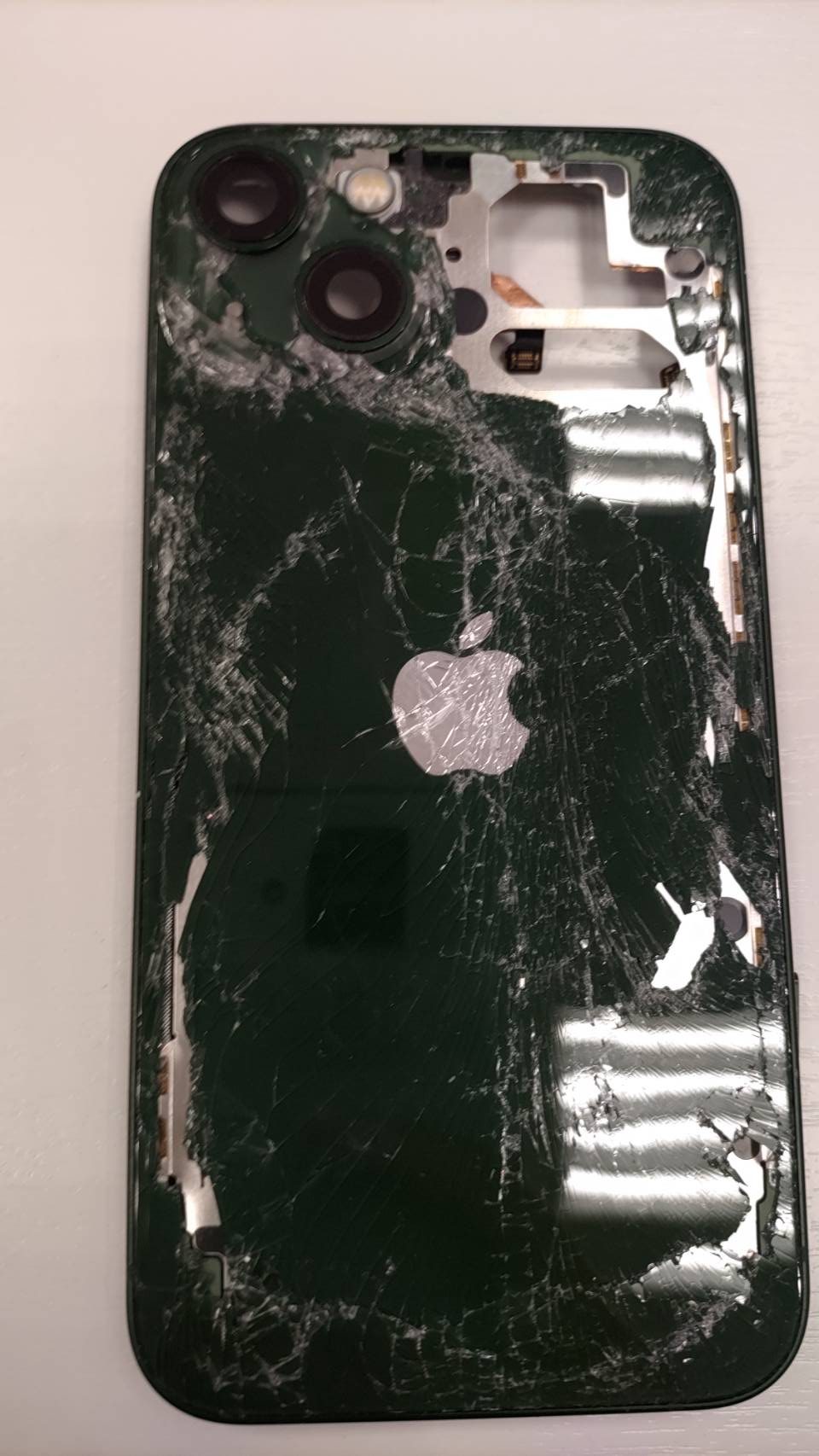 城東区成育】iPhone 13 Pro MAX 背面修理/即日修理 | iPhone修理