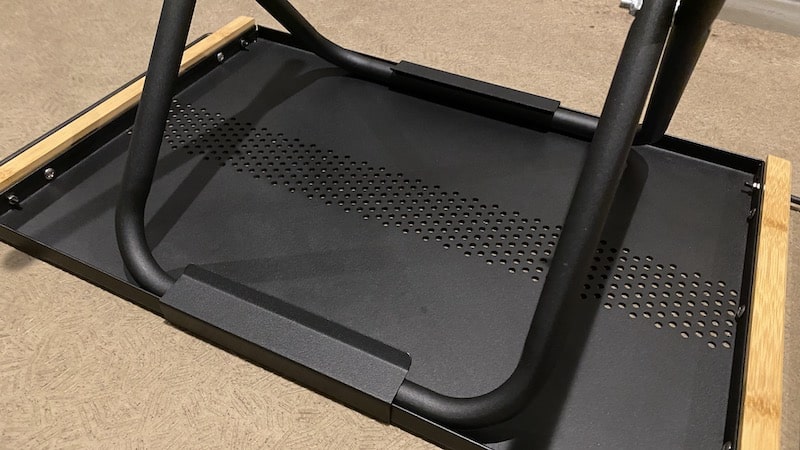 ホールアースのテーブル＆LFE BUMPERのカスタムが抜群にかっこいい！