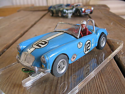Monogram 1/32 Racing MGA Sports Car