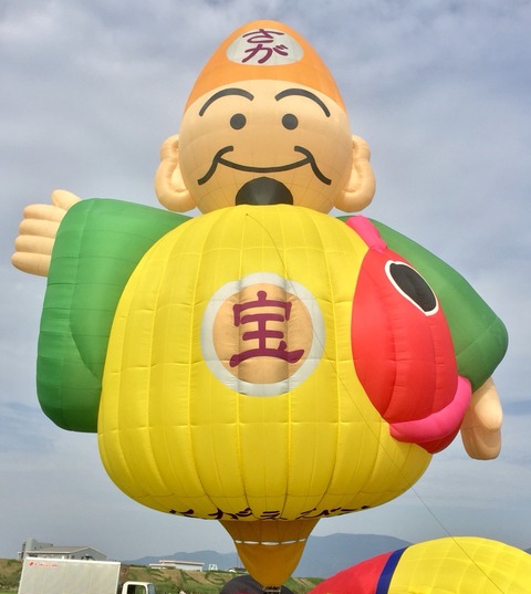 今では佐賀の名物となった「バルーン」のモニュメント