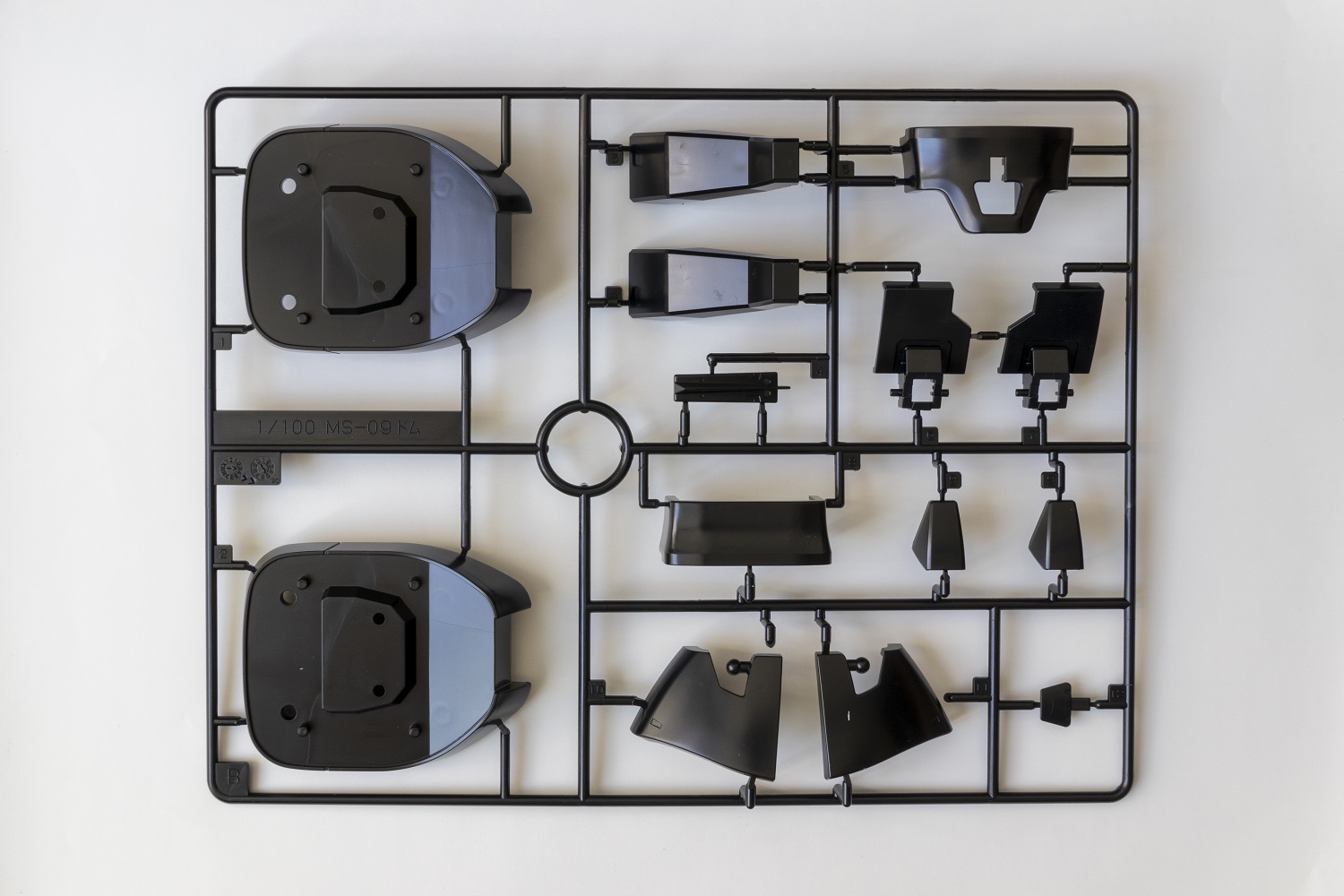 MG ドズル・ザビ専用リック・ドム 【開封編】 – MASTER GRADE CLUB