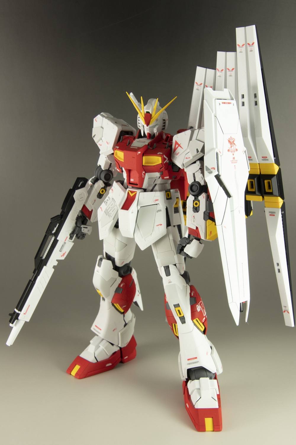 MG νガンダム ver.ka 塗装済み完成品 MG νガンダム verKA 塗装完成品