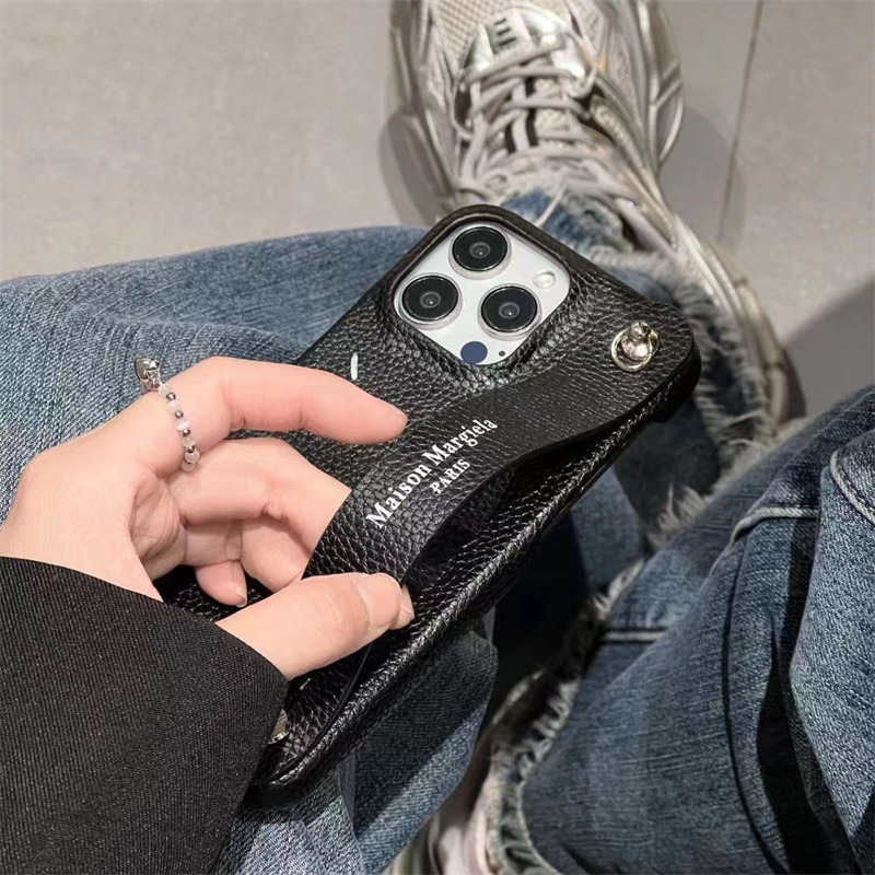 マルジェラ アイ フォン ケース iphone17/17pro ケース ベルト 付き