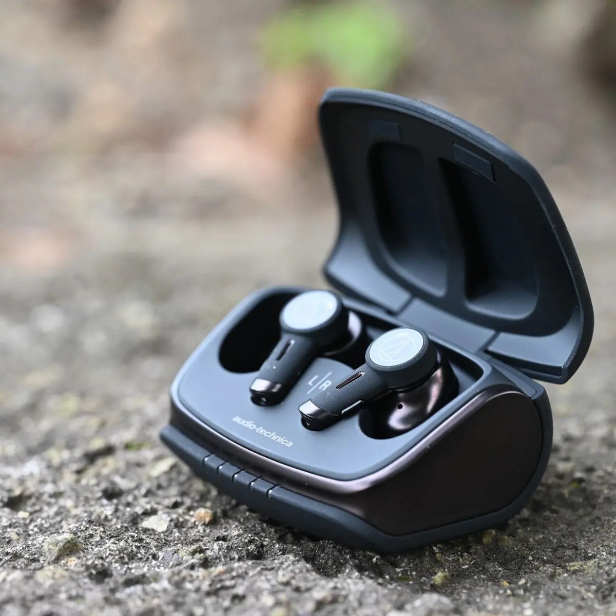 True Wireless Earbuds Review) audio-technica ATH-TWX9: Classy