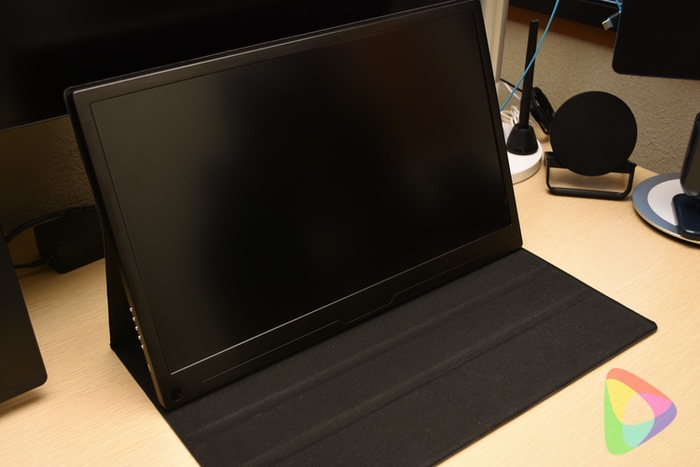 画面でかっ！cocoparの17.3インチ「モバイルモニター」をレビュー！