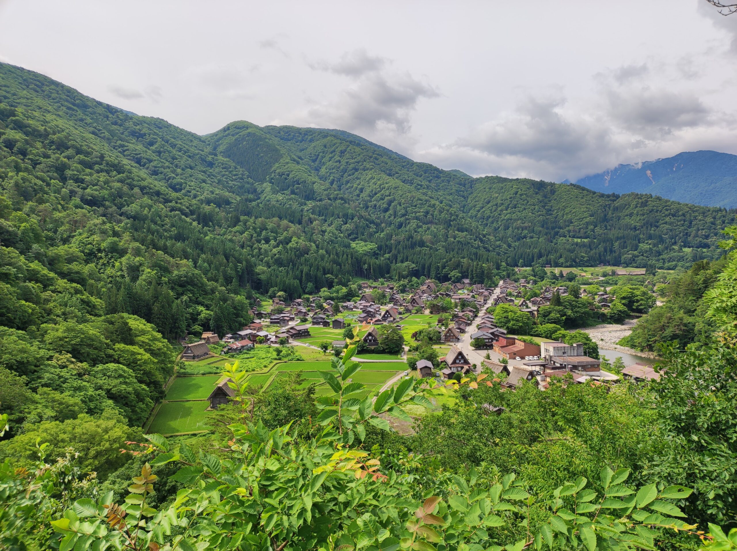 ひぐらし20周年】夏の白川郷へ聖地巡礼 - 海外逃避してみた