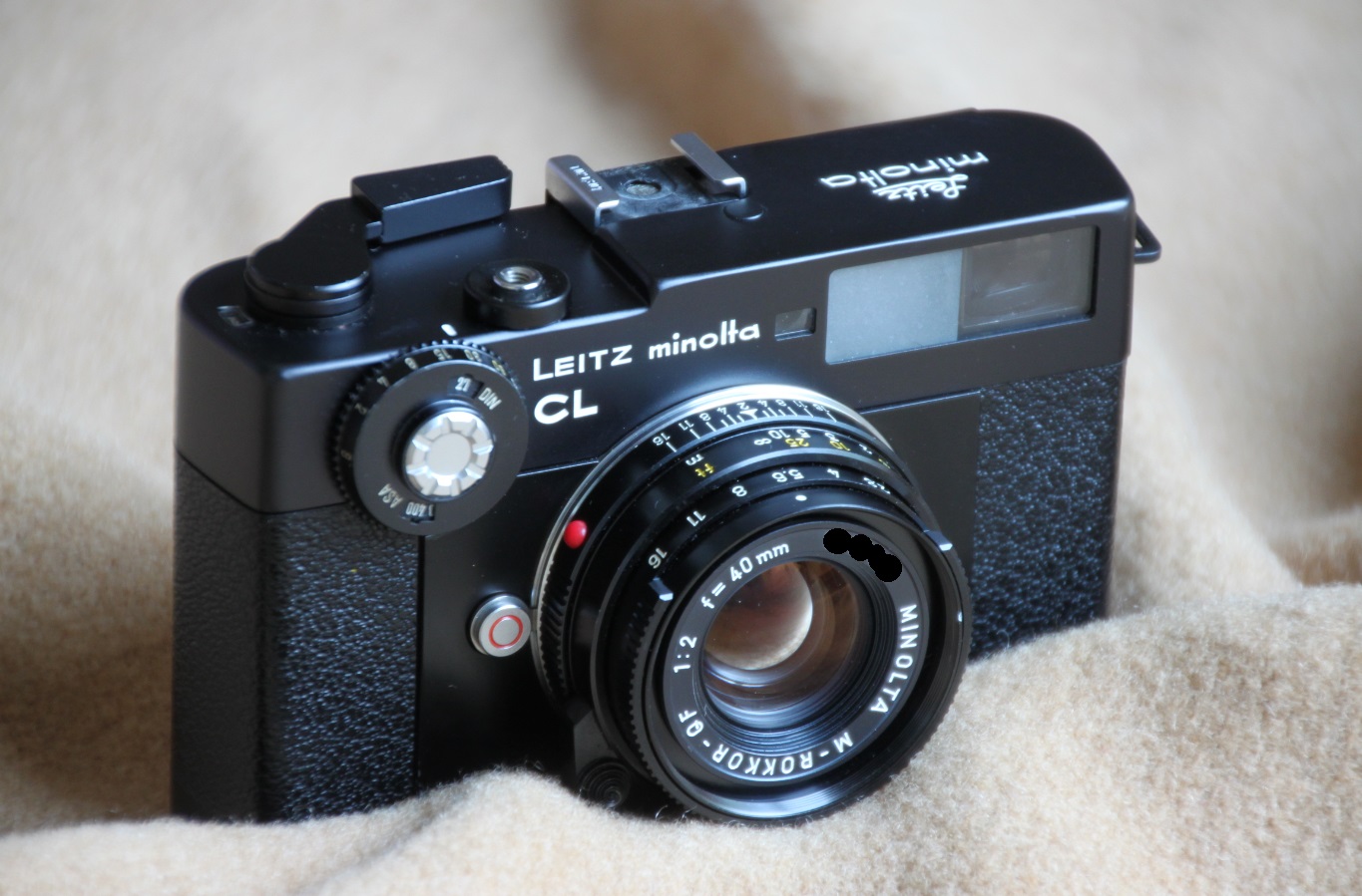 カメラ Leitz Minolta CL – Towing Caravan with Land Rover