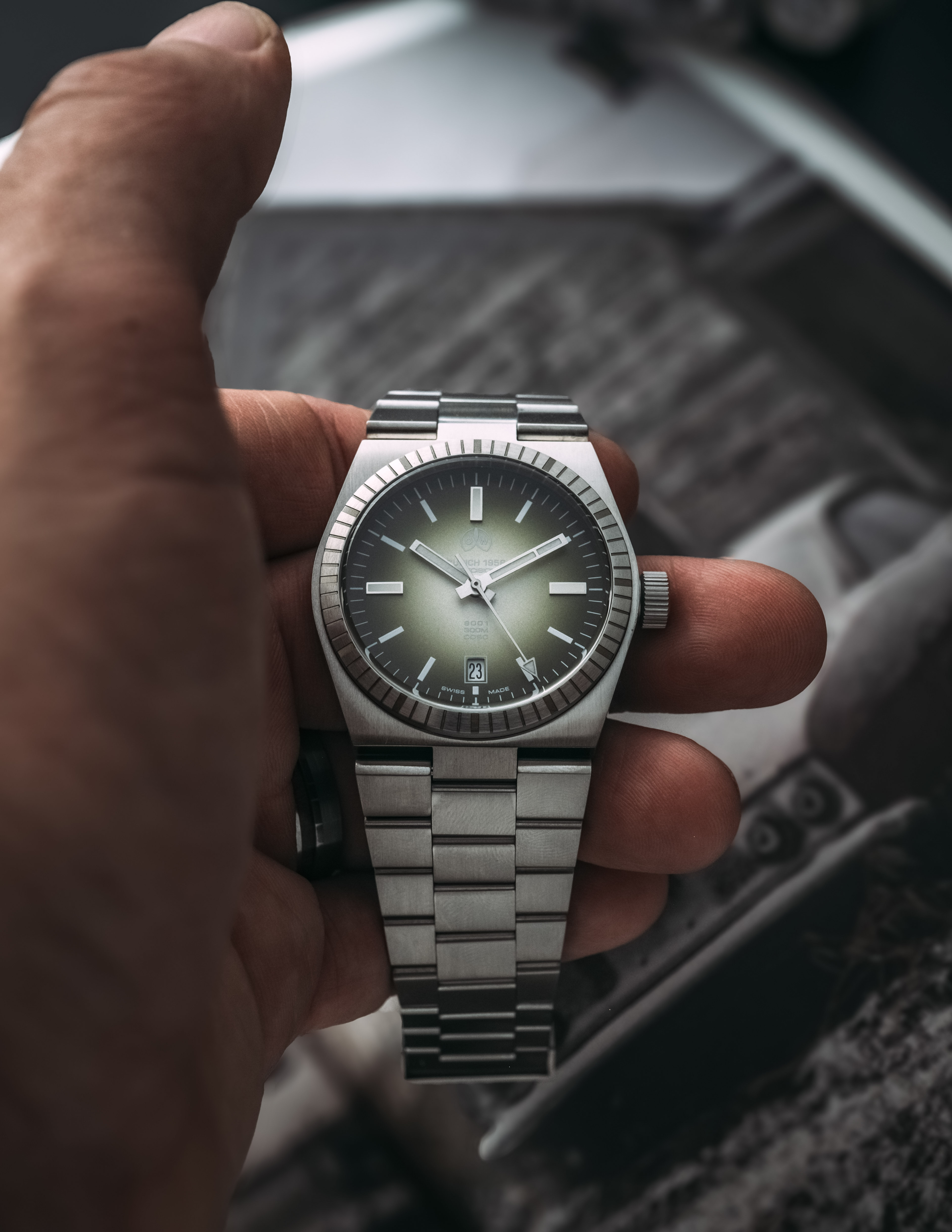 Ollech & Wajs 8001 Tundra: A Contemporary Tribute with Nordic