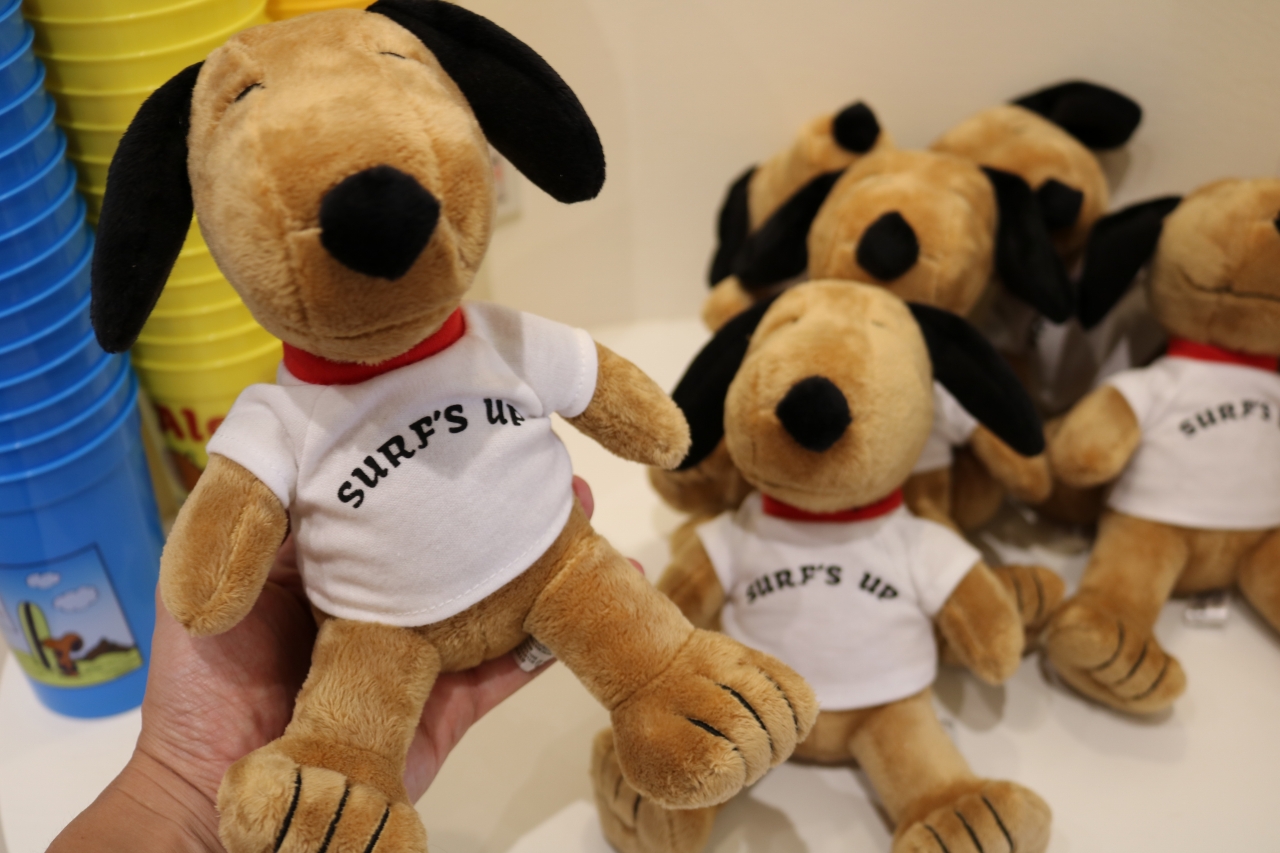 ハワイ限定 日焼けスヌーピーぬいぐるみキーホルダー moni モニ 日焼け