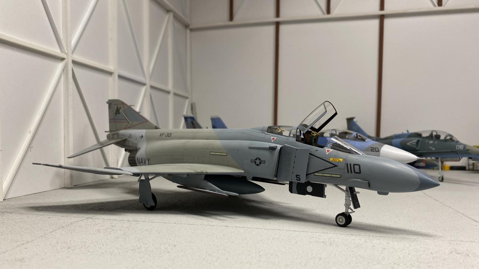 Ferris Splinter: 1/48th Hasegawa F-4S Phantom II - 1/48 F-4 - iModeler