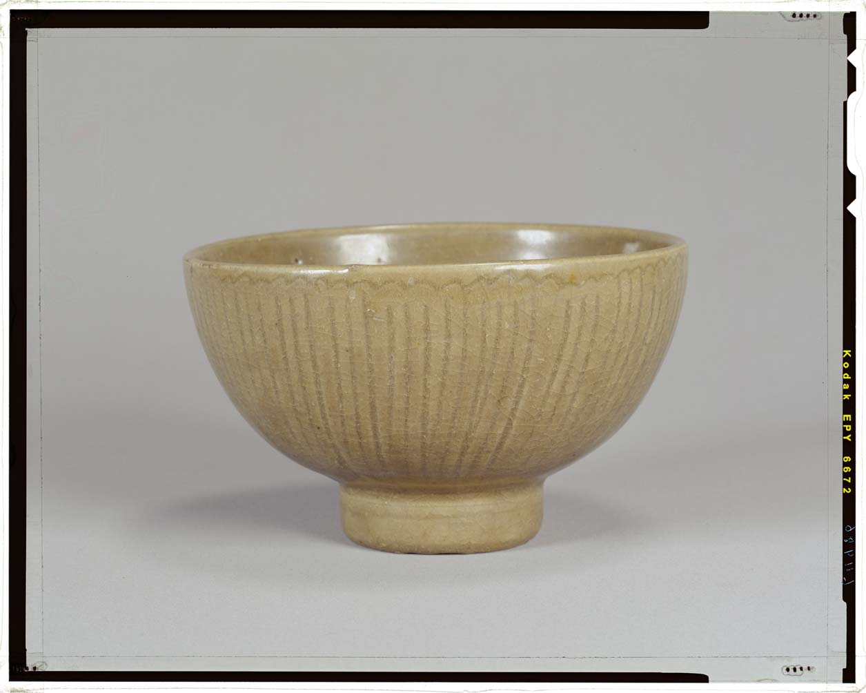 中国古美術品 宋金時代 定窯青白磁 鳳凰牡丹印花 お椀 中国古美術品 宋