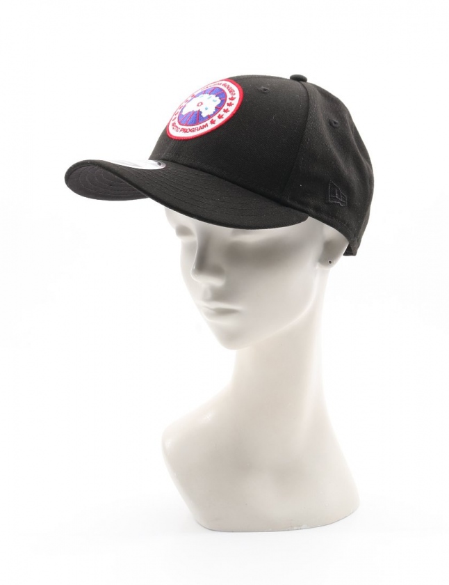 カナダグース CANADA GOOSE × NEW ERA キャップ 帽子 黒 マルチカラー