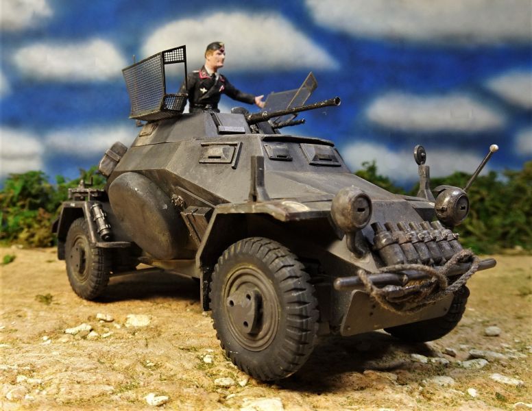 タミヤ【ドイツ軍】 sd.kfz222 1/35完成品 ジオラマベース付き Amazon