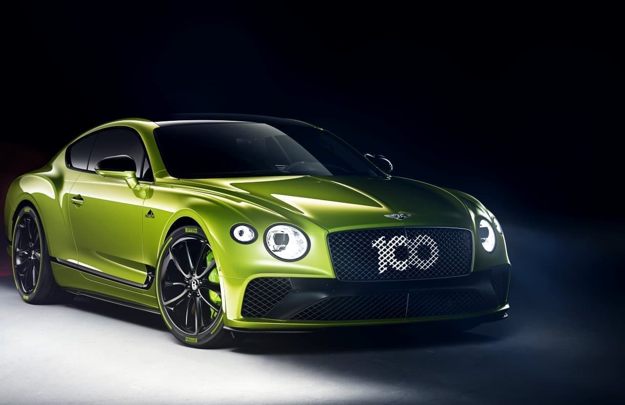 100”が刻まれたグリルがクール！ ベントレー「コンチネンタルGT