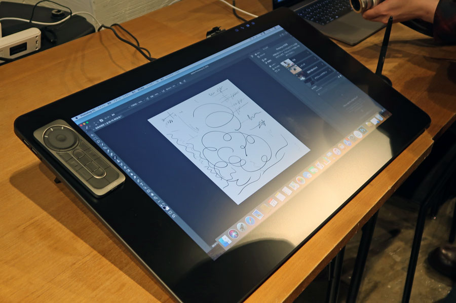 美品正常動作品 液晶ペンタブレット Wacom Cintiq 24 DTK246 ワコムの