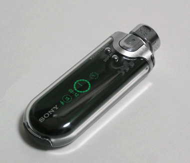 ウォークマンNW-E405 デザイン一新、美しい有機ELディスプレイ――ソニー