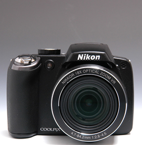 撮影シーンを選ばない万能ズームデジカメ――ニコン「COOLPIX P80