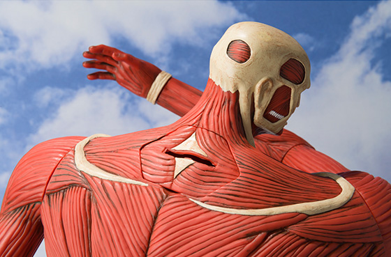 貯蓄してやる！ この世から……1円残らず!! 全長60センチの「進撃の巨人