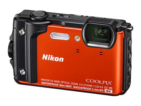 耐衝撃2.4mに防水性能30m、ニコンもタフネスデジカメ「COOLPIX W300