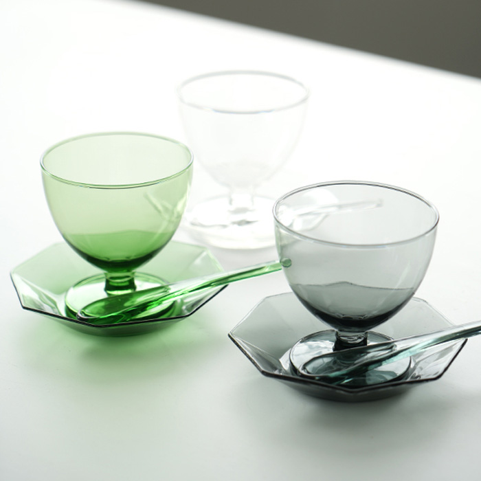 澄んだクリアガラス製のゴブレットグラス メム ゴブレット – MAG