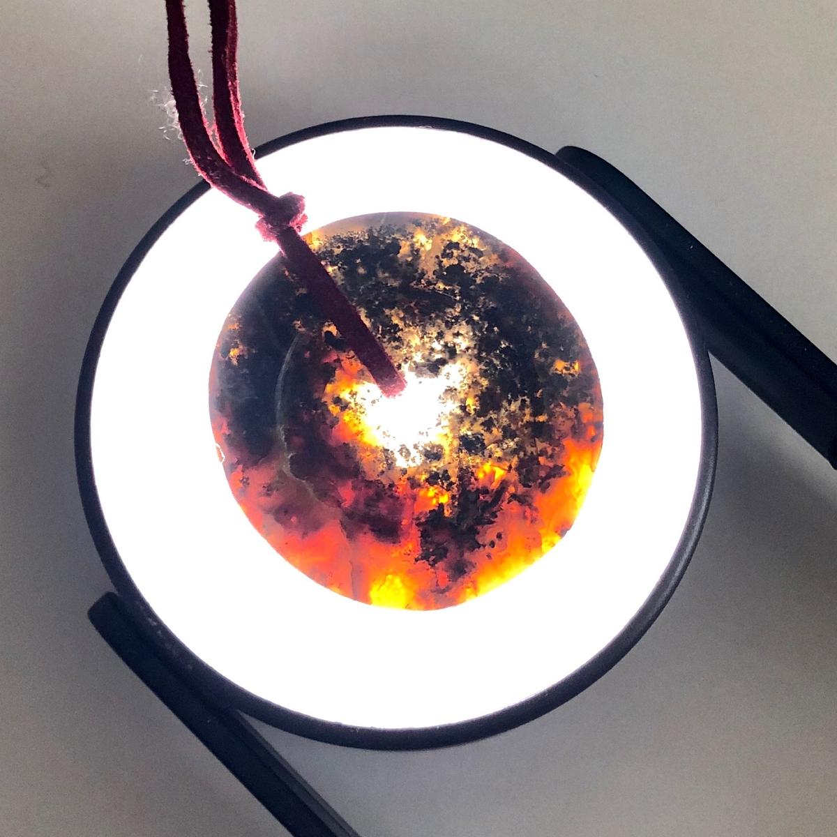 国産天然石 新潟産金華石手彫り 燃える宇宙