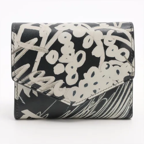 メゾンマルジェラ グラムスラム 4ステッチ レザー 三つ折り財布