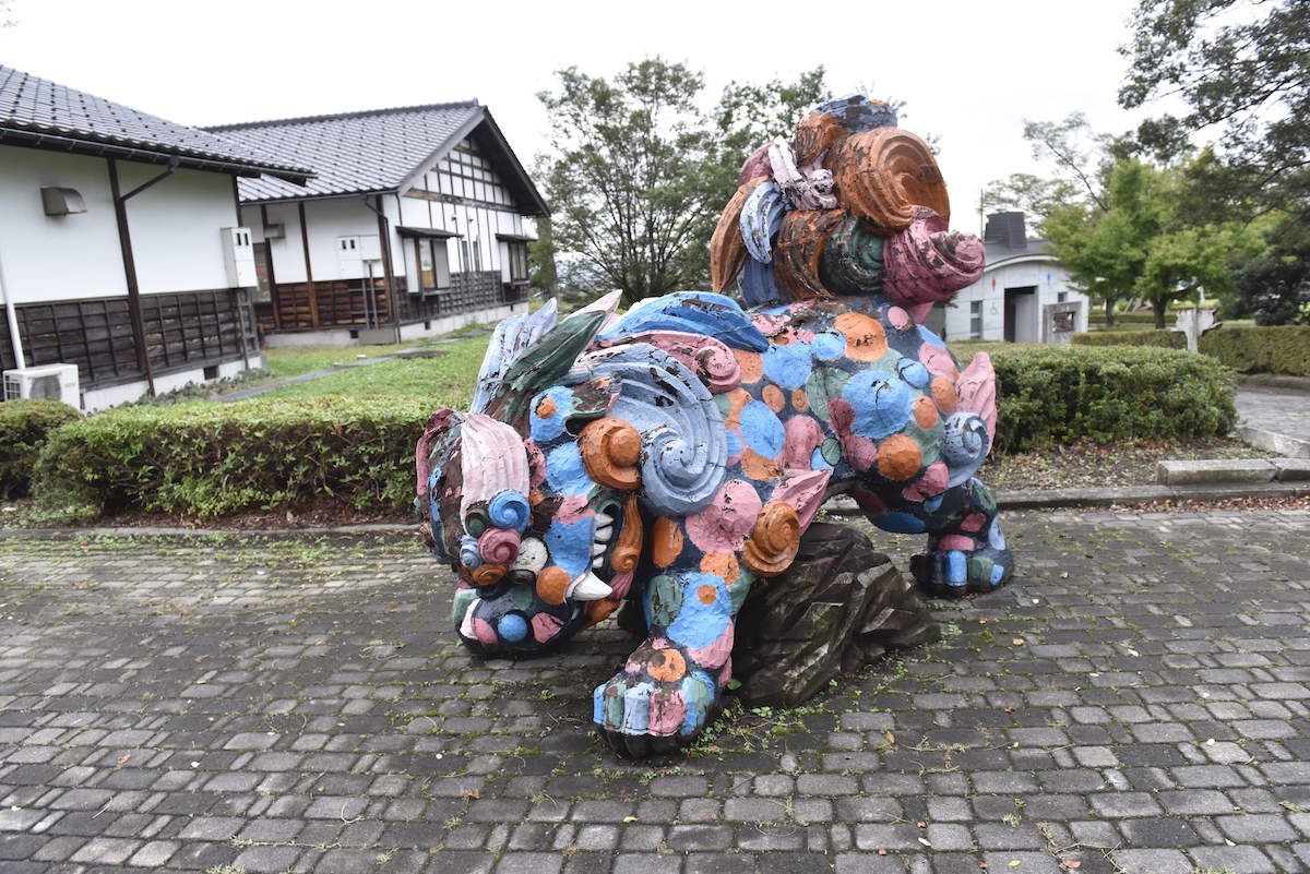 獅子頭ってどう作るの？木彫りが盛んな富山県・井波で工房や博物館を