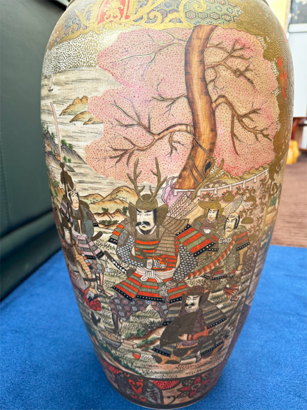 染錦】四季折々の壺 金彩色絵 飾壺 染錦】四季折々の壺 金彩色絵 飾壺