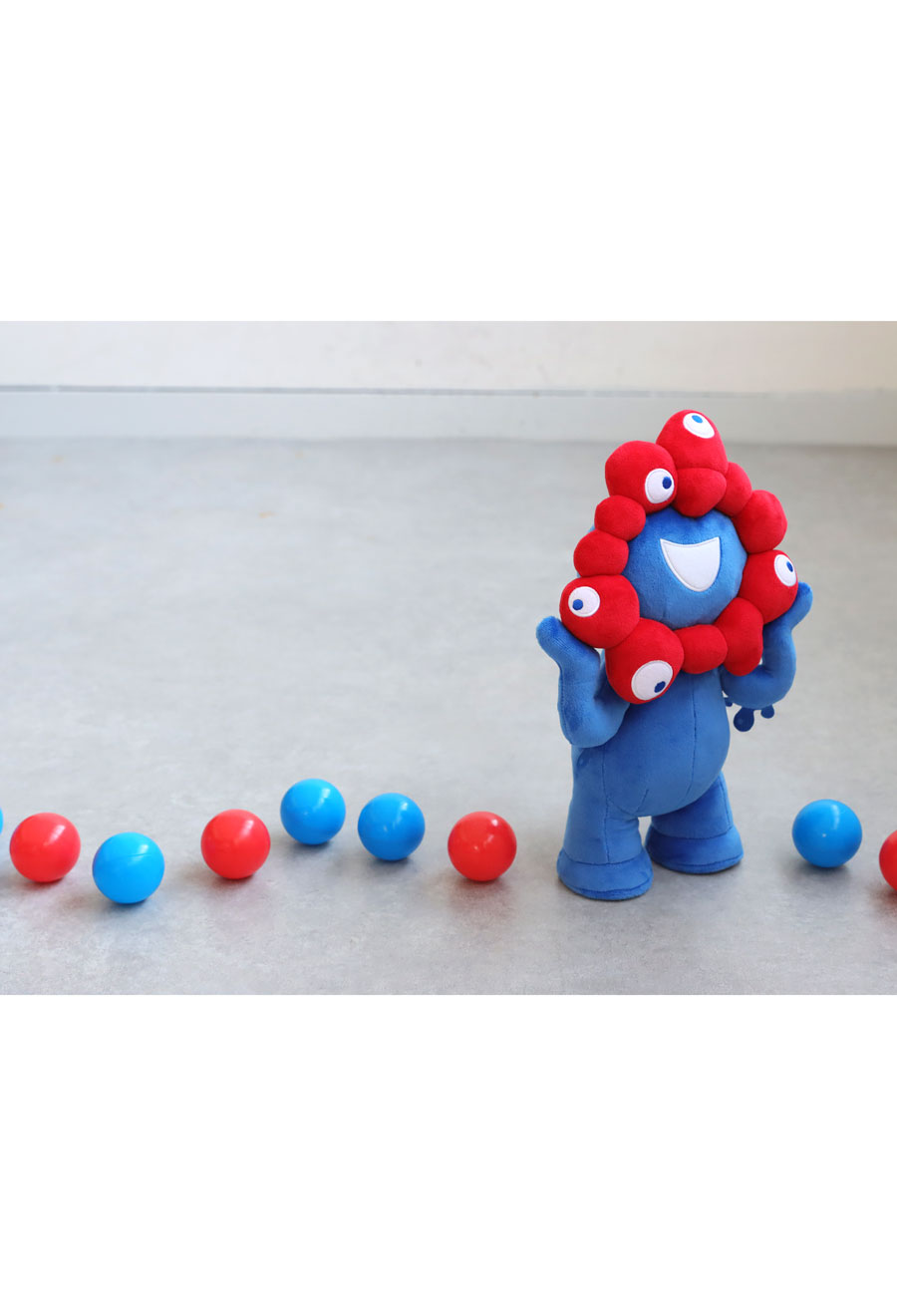 ミャクミャク ぬいぐるみ Mサイズ EXPO2025 送料無料・再入荷 メール便