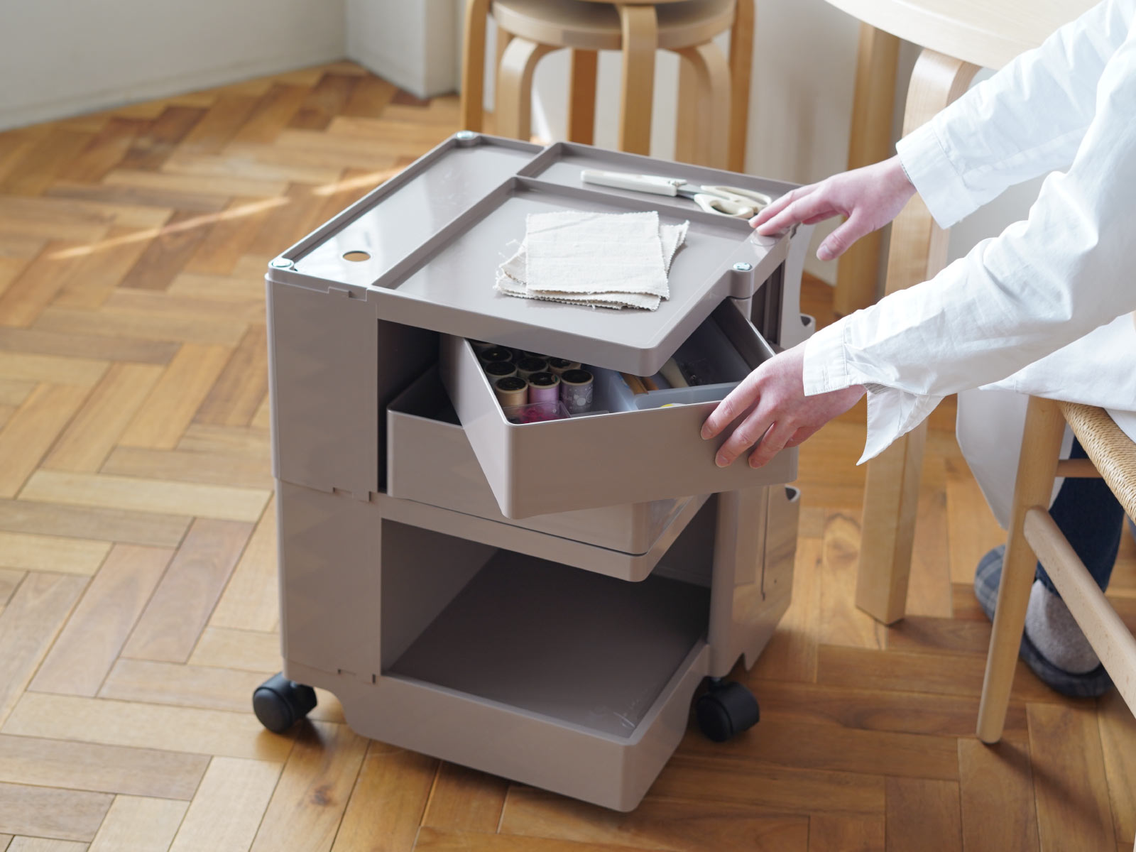 ボビーワゴン BOBY WAGON 2段2トレー ホワイト 楽天市場】【在庫あり