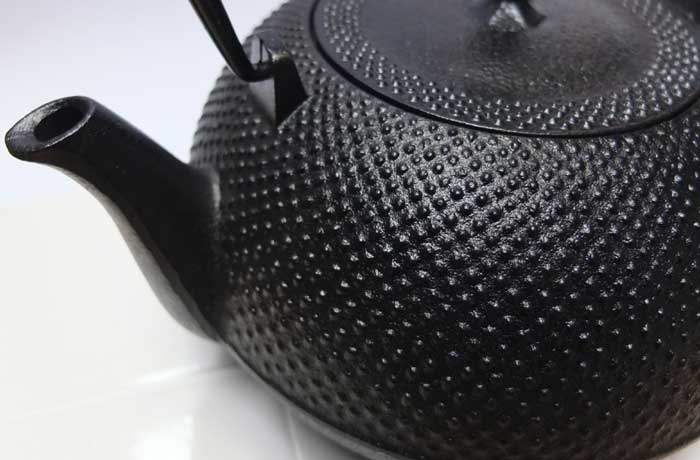 楽天市場】日本が誇る伝統工芸品南部鉄器 南部鉄瓶 なつめ形 アラレ