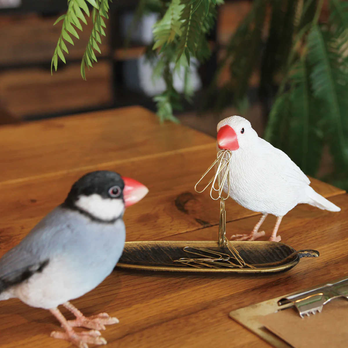 中国 加彩 鳥 置物 飾り台付 C R5913 中国 加彩 鳥 置物 飾り台付 C R5913