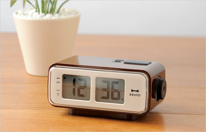 インテリアショップ roomy BRUNO LCDレトロアラームクロック S BRUNO